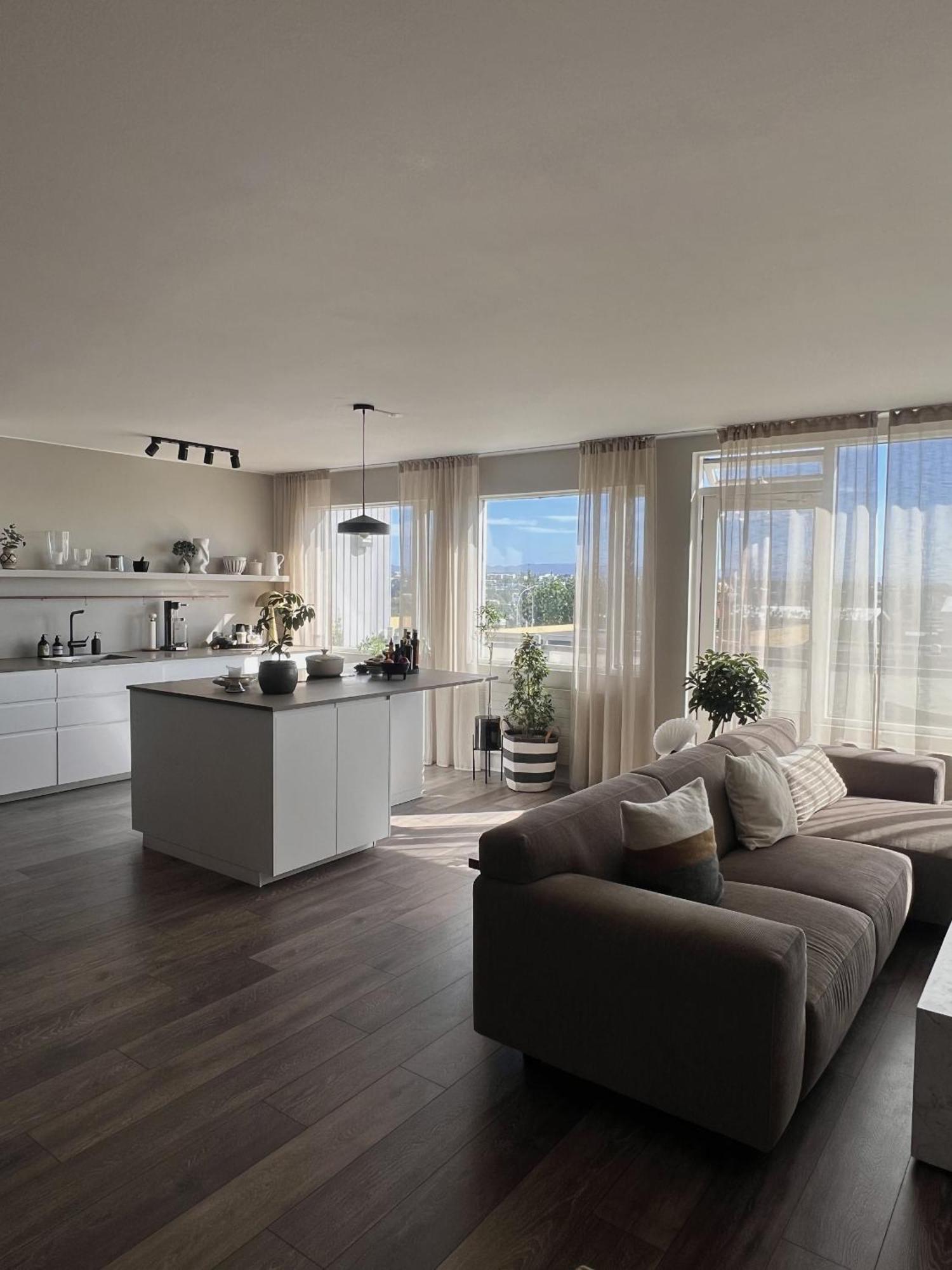 E8 - Cozy 2 Bedroom In Reykjavik, With View *